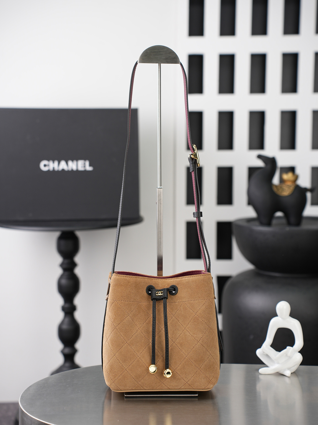 CHANEL 샤넬 26B스웨이드 버킷백 (스몰) 가방 / 6537