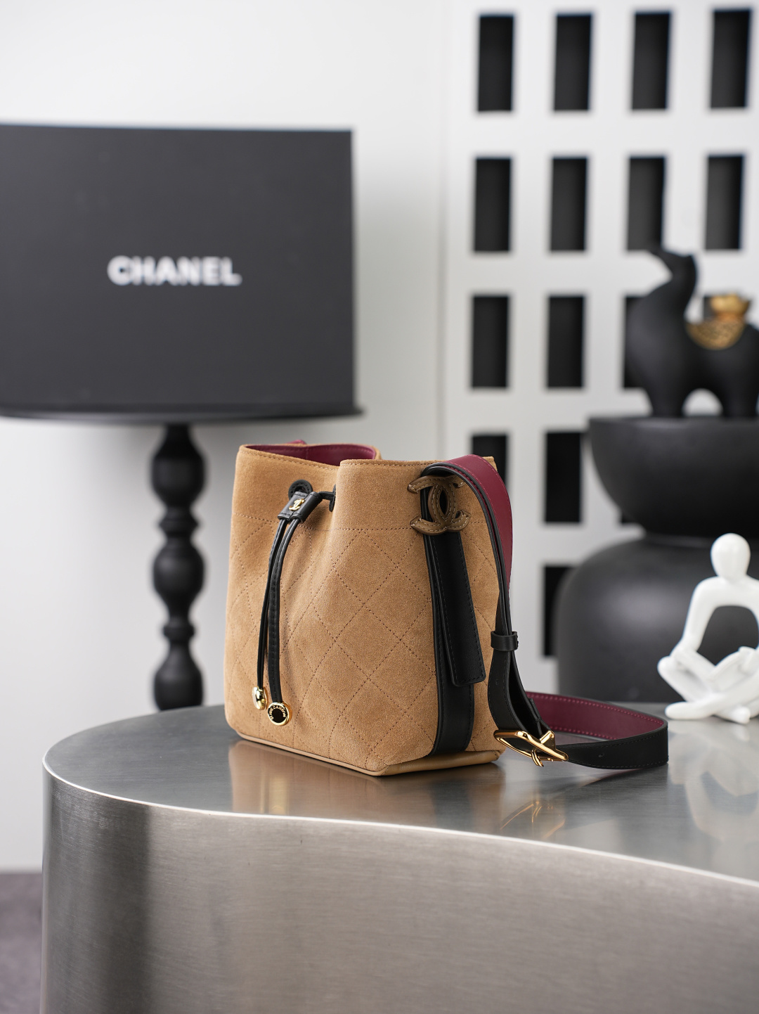 CHANEL 샤넬 26B스웨이드 버킷백 (스몰) 가방 / 6537