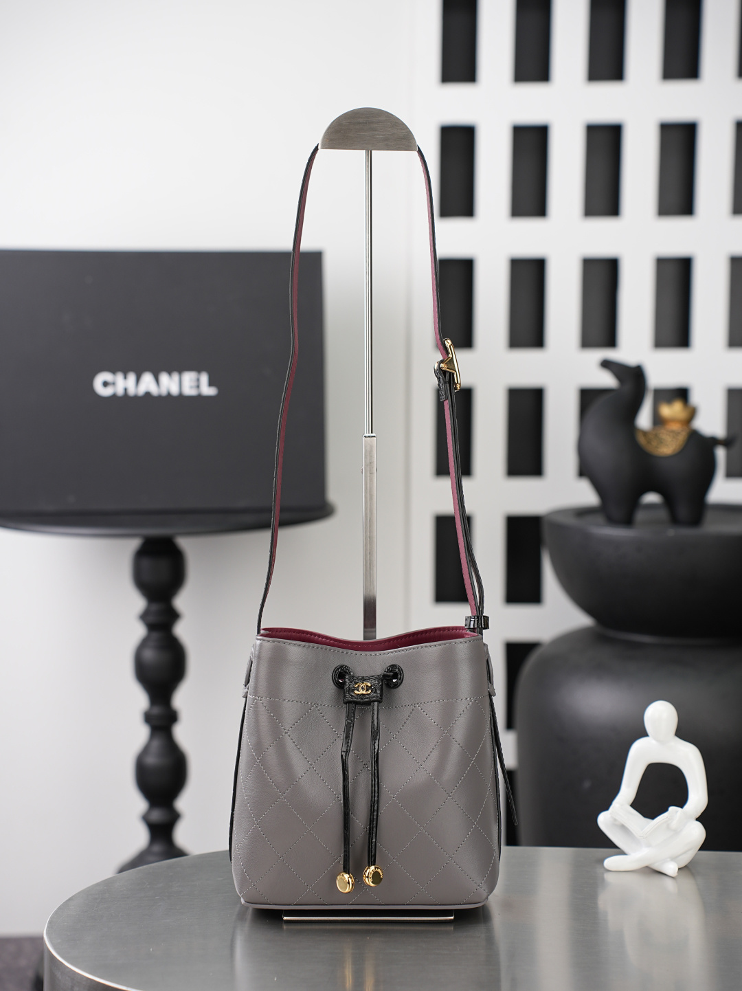 CHANEL 샤넬 26B 램스킨 버킷백 (스몰) 가방 / 6537