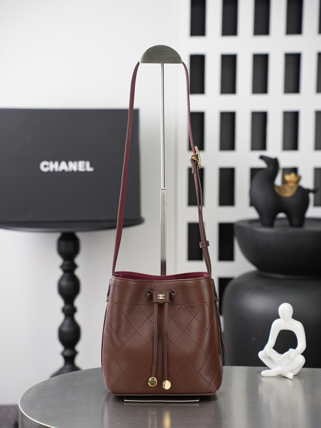 CHANEL 샤넬 26B 램스킨 버킷백 (스몰) 가방 / 6537