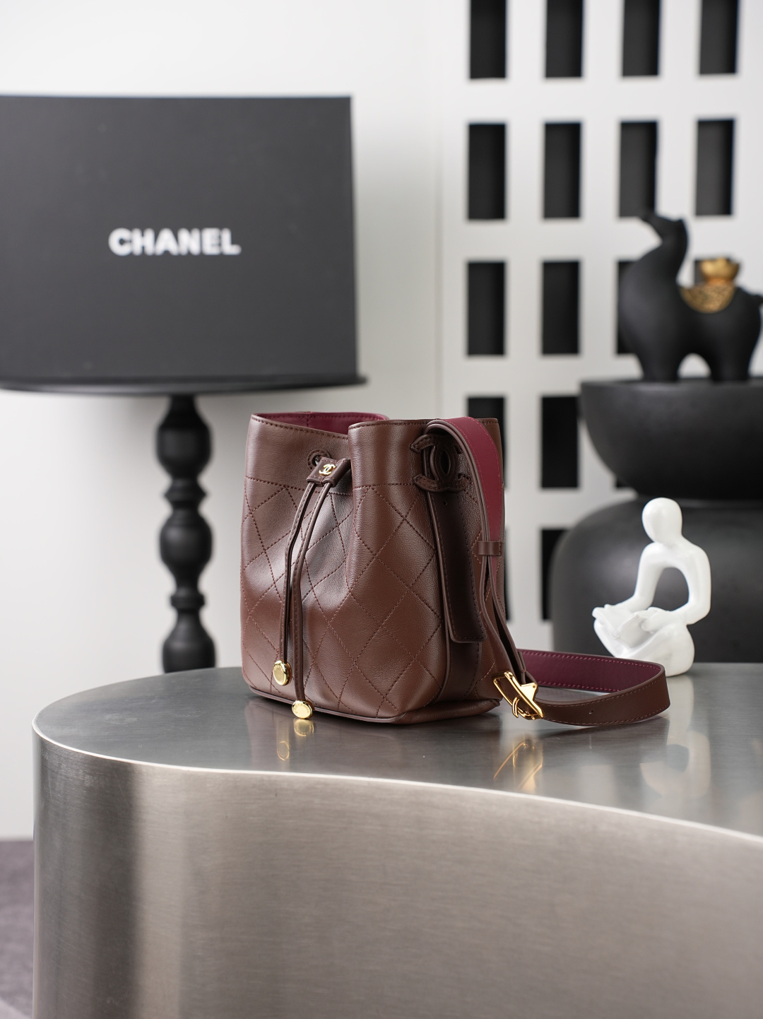 CHANEL 샤넬 26B 램스킨 버킷백 (스몰) 가방 / 6537