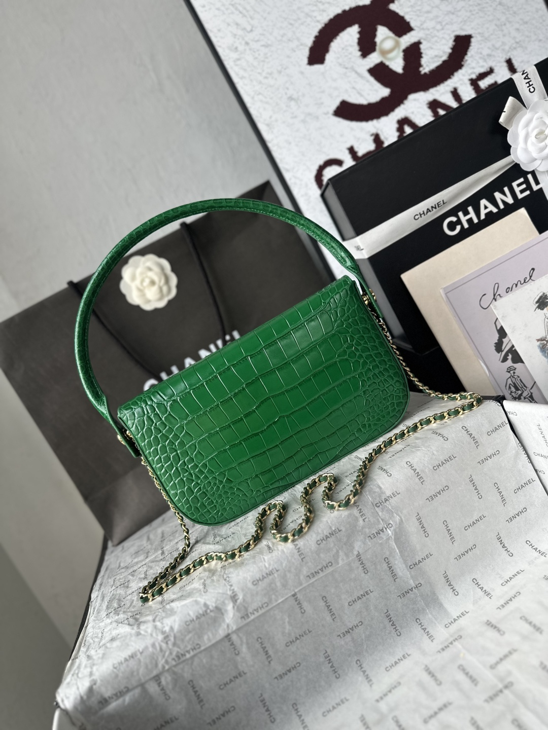 CHANEL 샤넬 26A 크로커다일 엠보스드 탑핸들 플랩백 가방 / AS6425