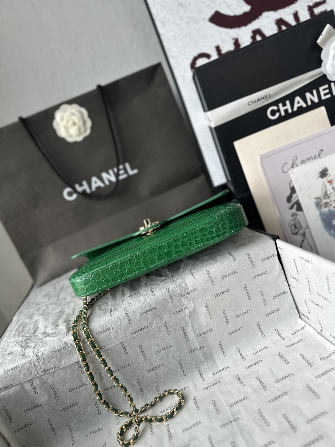 CHANEL 샤넬 26A 크로커다일 엠보스드 탑핸들 플랩백 가방 / AS6425