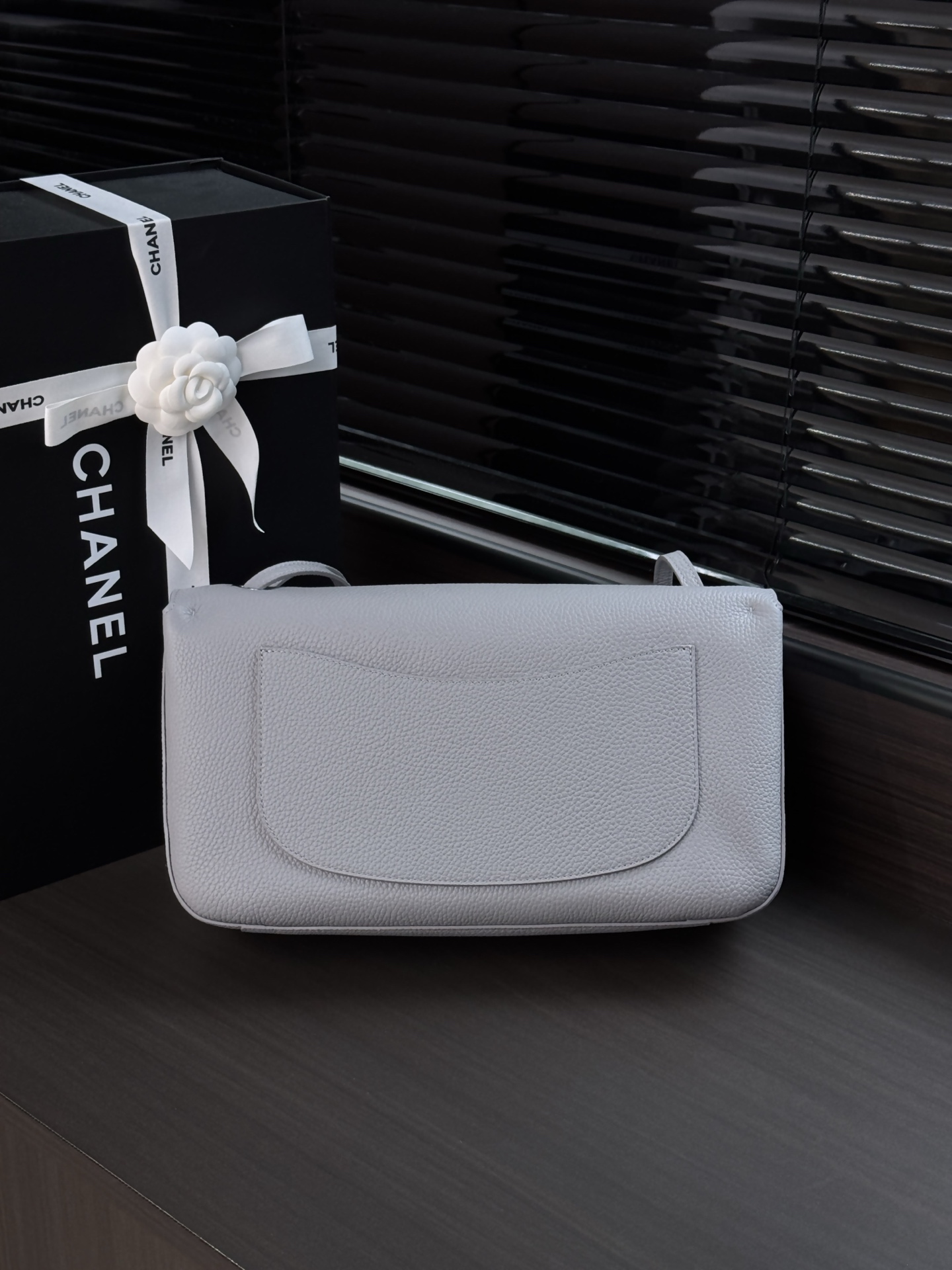 [CHANEL] 샤넬 26S 라지 플랩 백 가방 AS6231