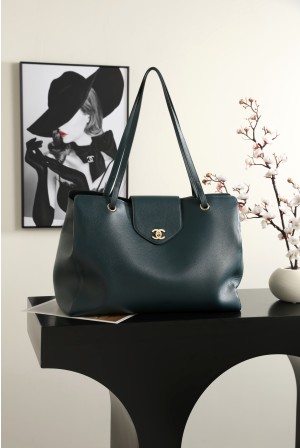 [CHANEL] 샤넬 Supermodel Tote 슈퍼모델 빈티지 락 플랩 토트백 가방 / AS6245