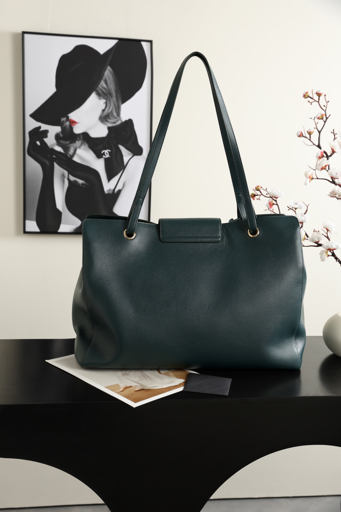 [CHANEL] 샤넬 Supermodel Tote 슈퍼모델 빈티지 락 플랩 토트백 가방 / AS6245