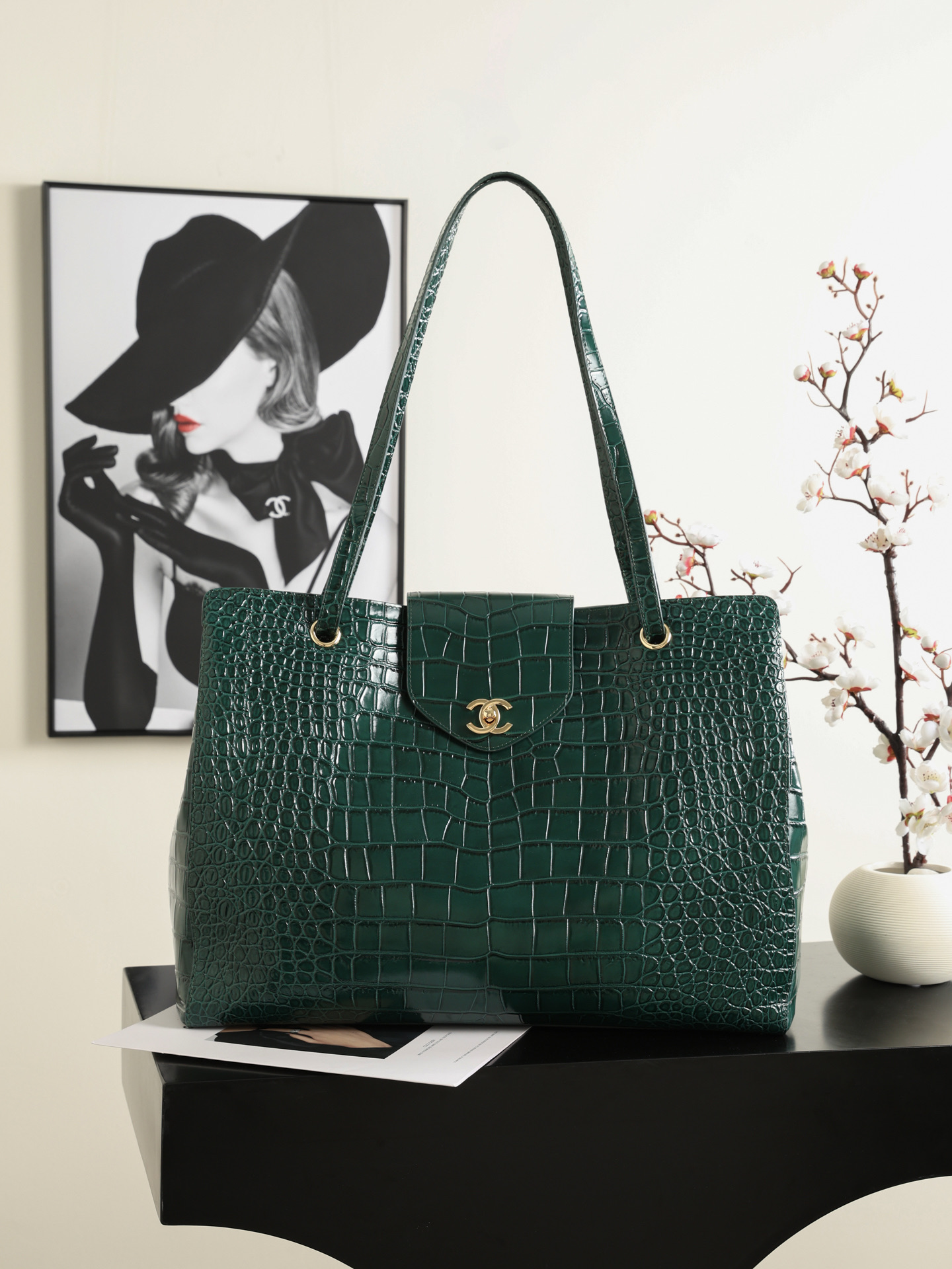 [CHANEL] 샤넬 Supermodel Tote 슈퍼모델 빈티지 락 플랩 토트백 가방 / AS6245