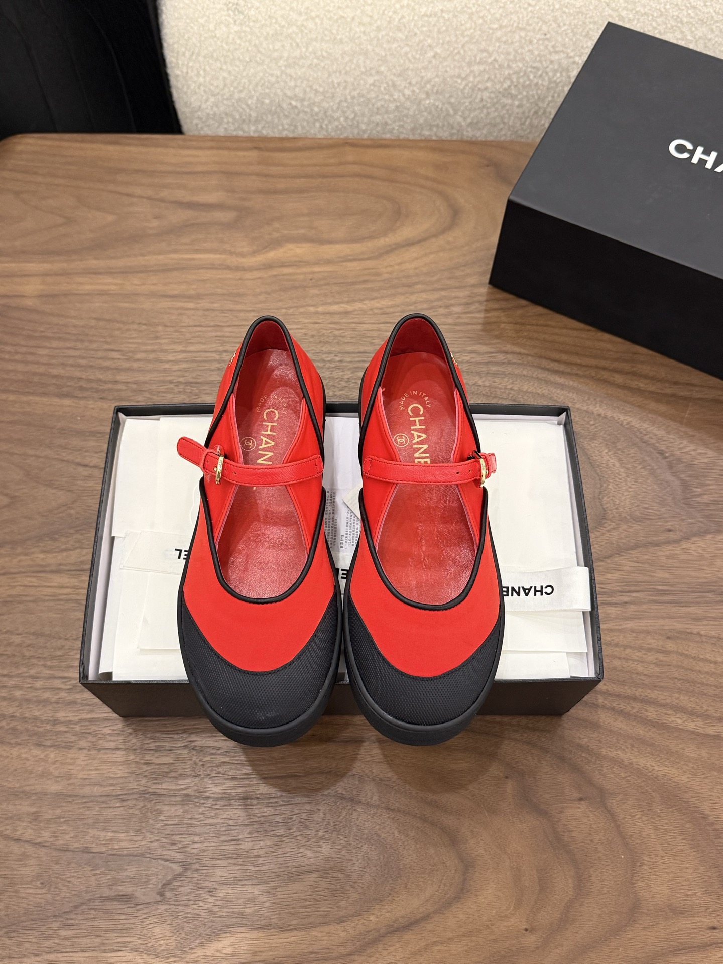 샤넬(CHANEL) 배색 캡토 메리제인 플랫 신발