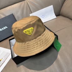 프라다(PRADA) 삼각 로고 옥스포드 버킷햇 모자