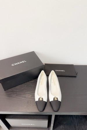 샤넬(CHANEL) 배색 캡토 포인티드토 발레리나 플랫 신발