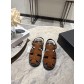 프라다(PRADA) 스웨이드 피셔맨 플랫폼 샌들 신발