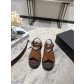 프라다(PRADA) 크로스 스트랩 플랫폼 샌들 신발