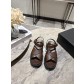 프라다(PRADA) 크로스 스트랩 플랫폼 샌들 신발