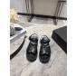 프라다(PRADA) 크로스 스트랩 플랫폼 샌들 신발