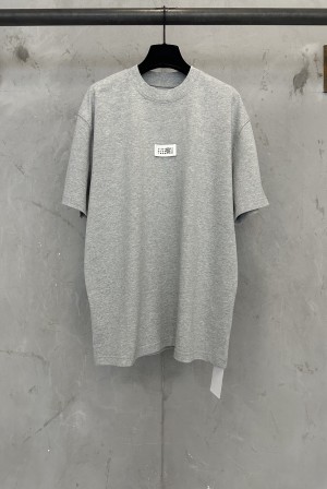 메종 마르지엘라(Maison Margiela) 아웃 라벨 반팔 티셔츠 상의 의류