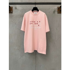 메종 마르지엘라(Maison Margiela) 배색 넘버 로고 자수 반팔 티셔츠 상의 의류