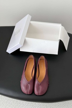 메종 마르지엘라(Maison Margiela) 플리츠 타비 블록힐 펌프스 신발