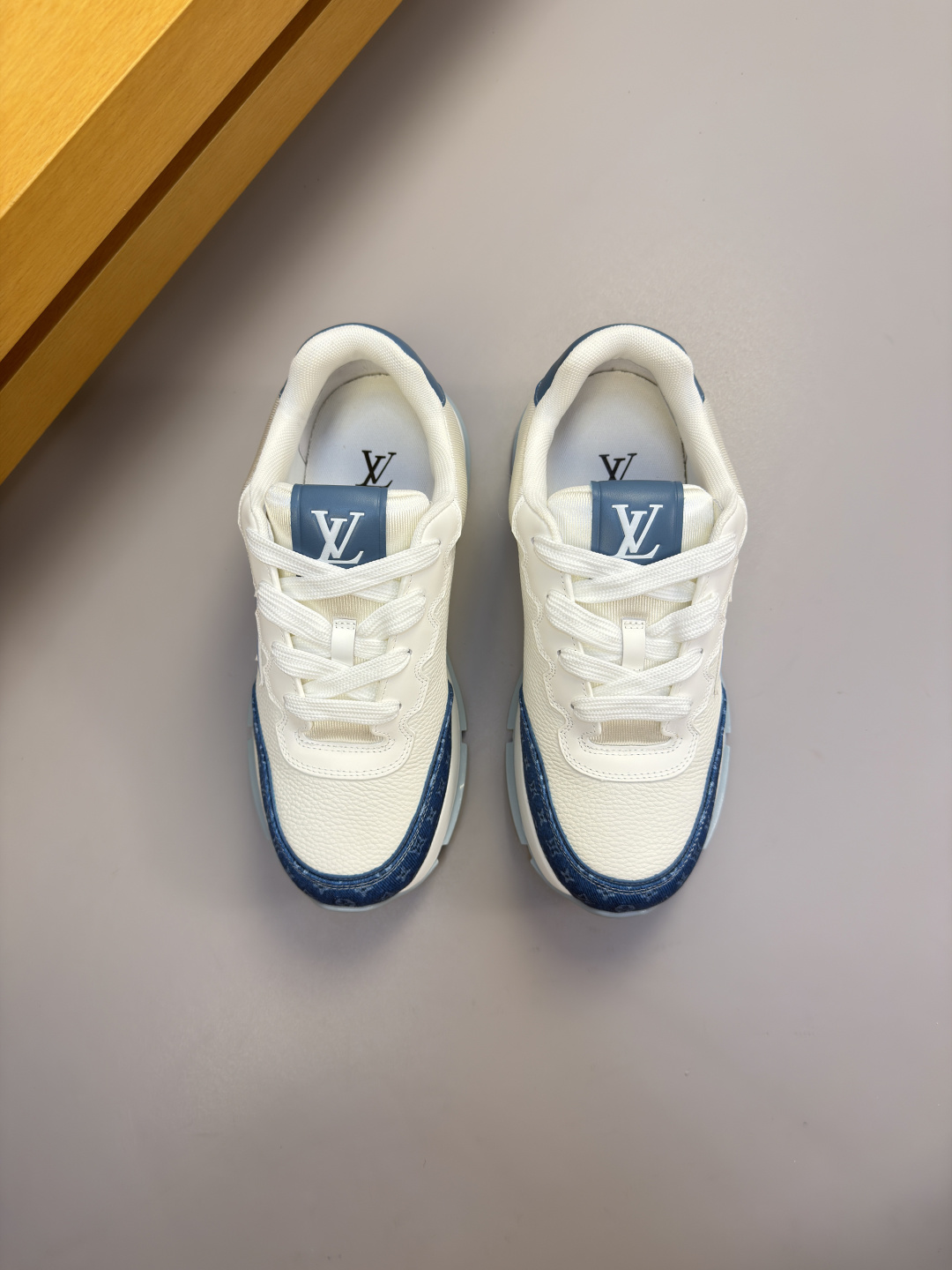 [Louis Vuitton] LV 루이비통 프리미엄 슈링크 & 모노그램 콤비 스니커즈 신발