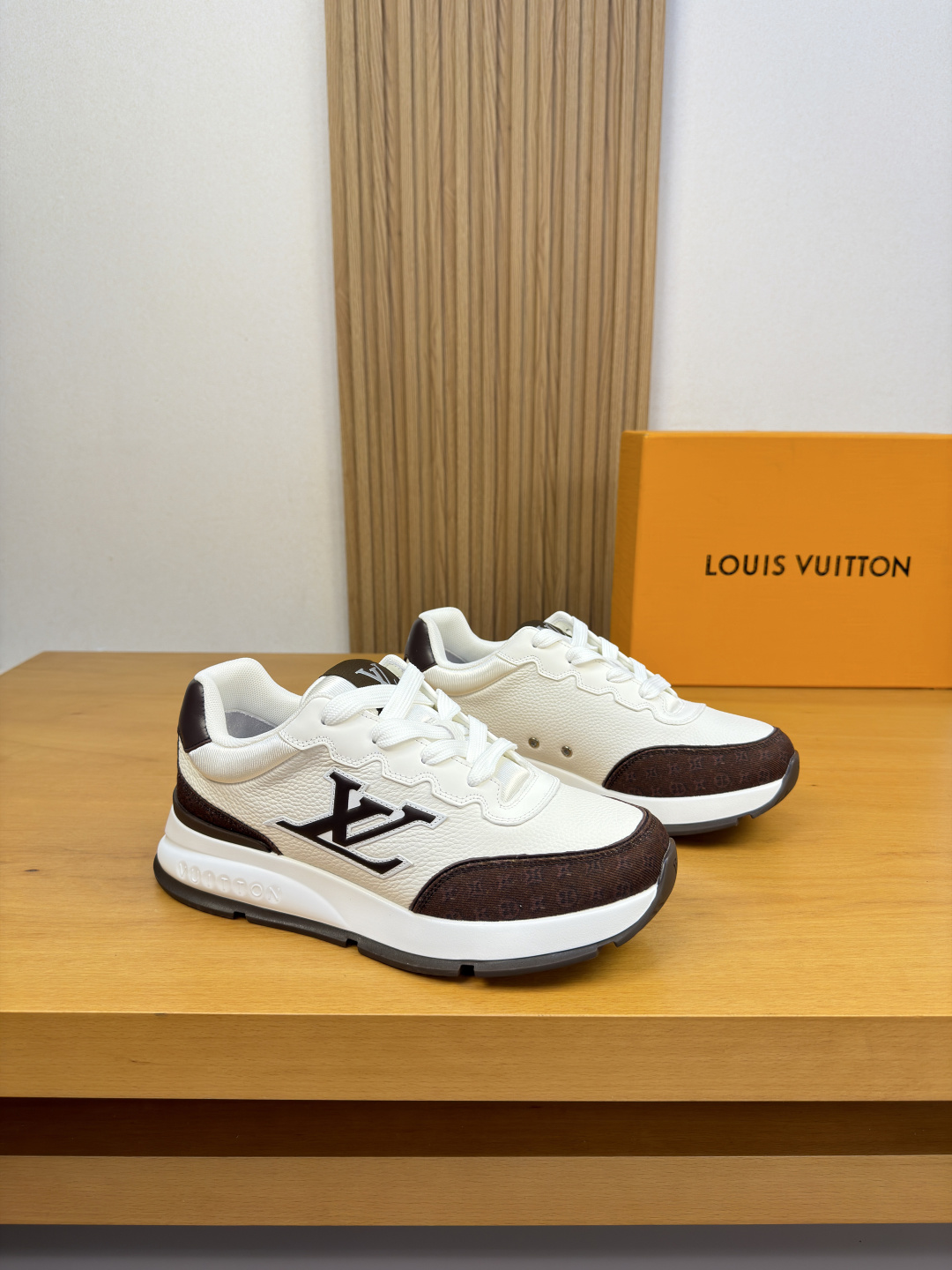 [Louis Vuitton] LV 루이비통 프리미엄 슈링크 & 모노그램 콤비 스니커즈 신발