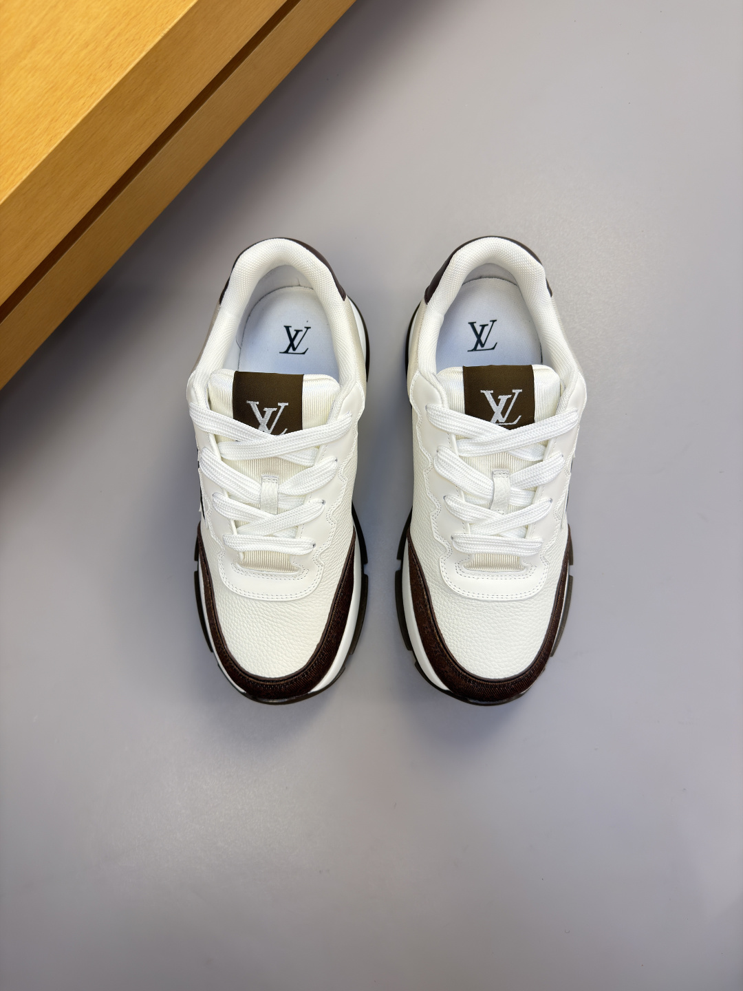 [Louis Vuitton] LV 루이비통 프리미엄 슈링크 & 모노그램 콤비 스니커즈 신발