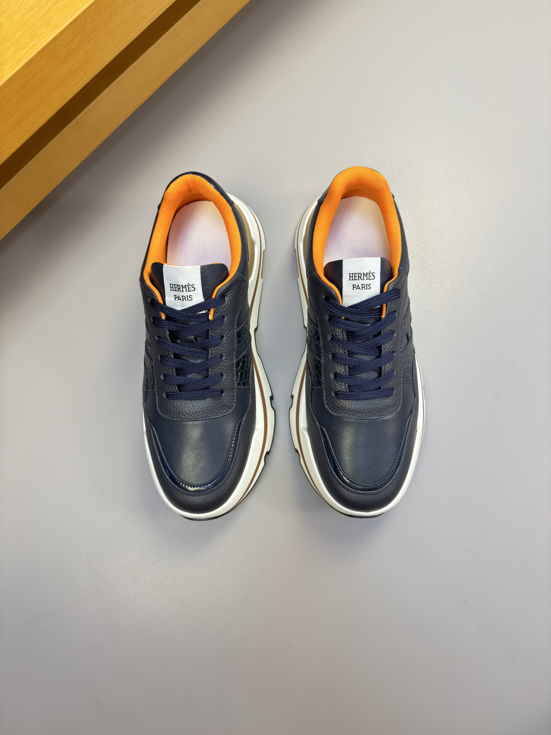 [Hermes] 에르메스 프리미엄 슈링크 & 나파 콤비 스니커즈 신발