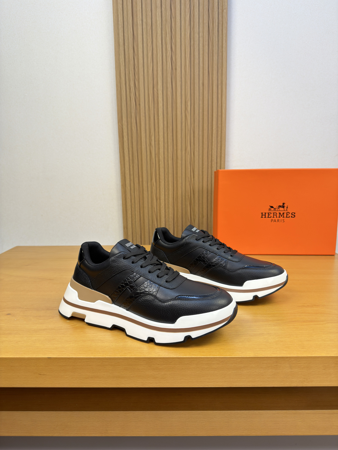 [Hermes] 에르메스 프리미엄 슈링크 & 나파 콤비 스니커즈 신발