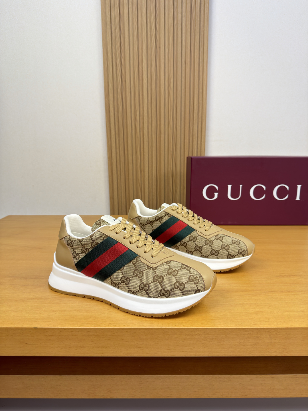 [Gucci] 구찌 프리미엄 나파 & 웹 스트라이프 콤비 스니커즈 신발