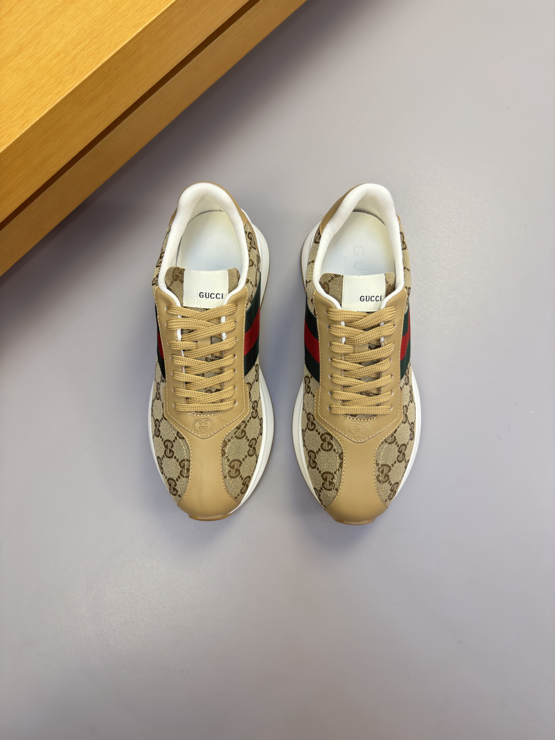 [Gucci] 구찌 프리미엄 나파 & 웹 스트라이프 콤비 스니커즈 신발