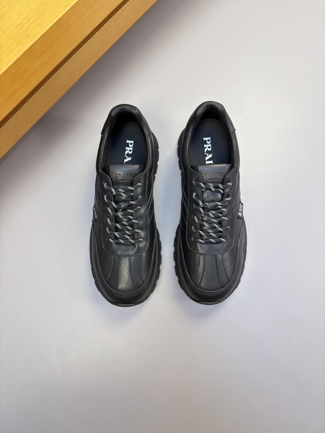 [Prada] 프라다 프리미엄 나파 & 퍼포레이티드 레더 스니커즈 신발