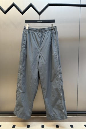 발렌시아가(BALENCIAGA) 리플렉티브 파이핑 나일론 트랙 팬츠 하의 의류