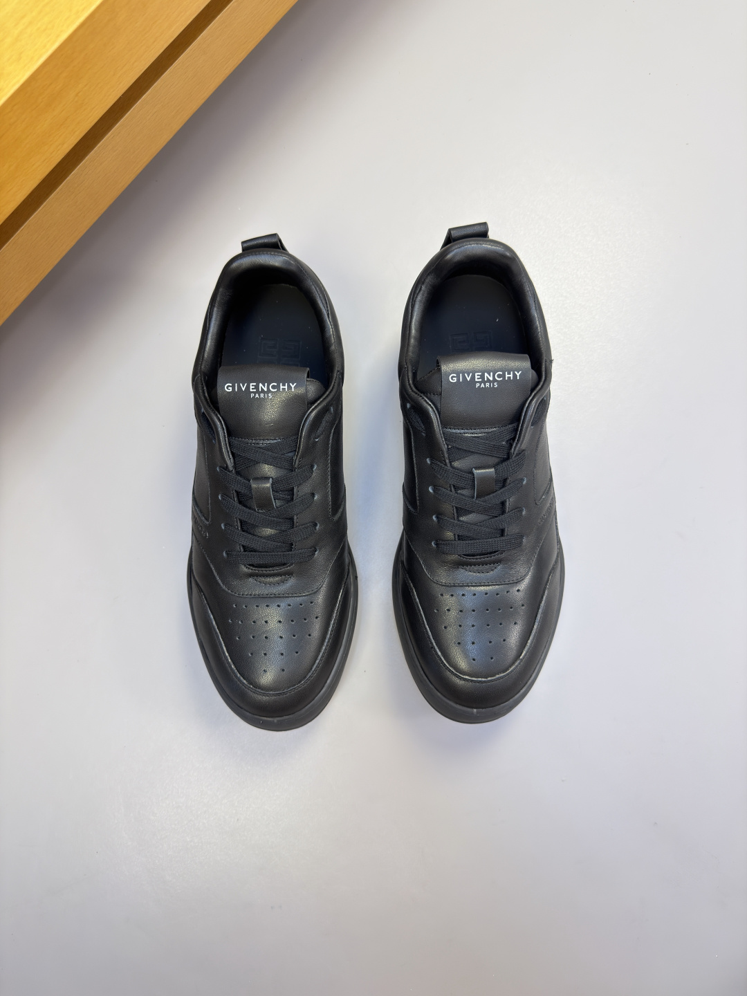 [Givenchy] 지방시 프리미엄 나파 & 스웨이드 콤비 스니커즈 신발
