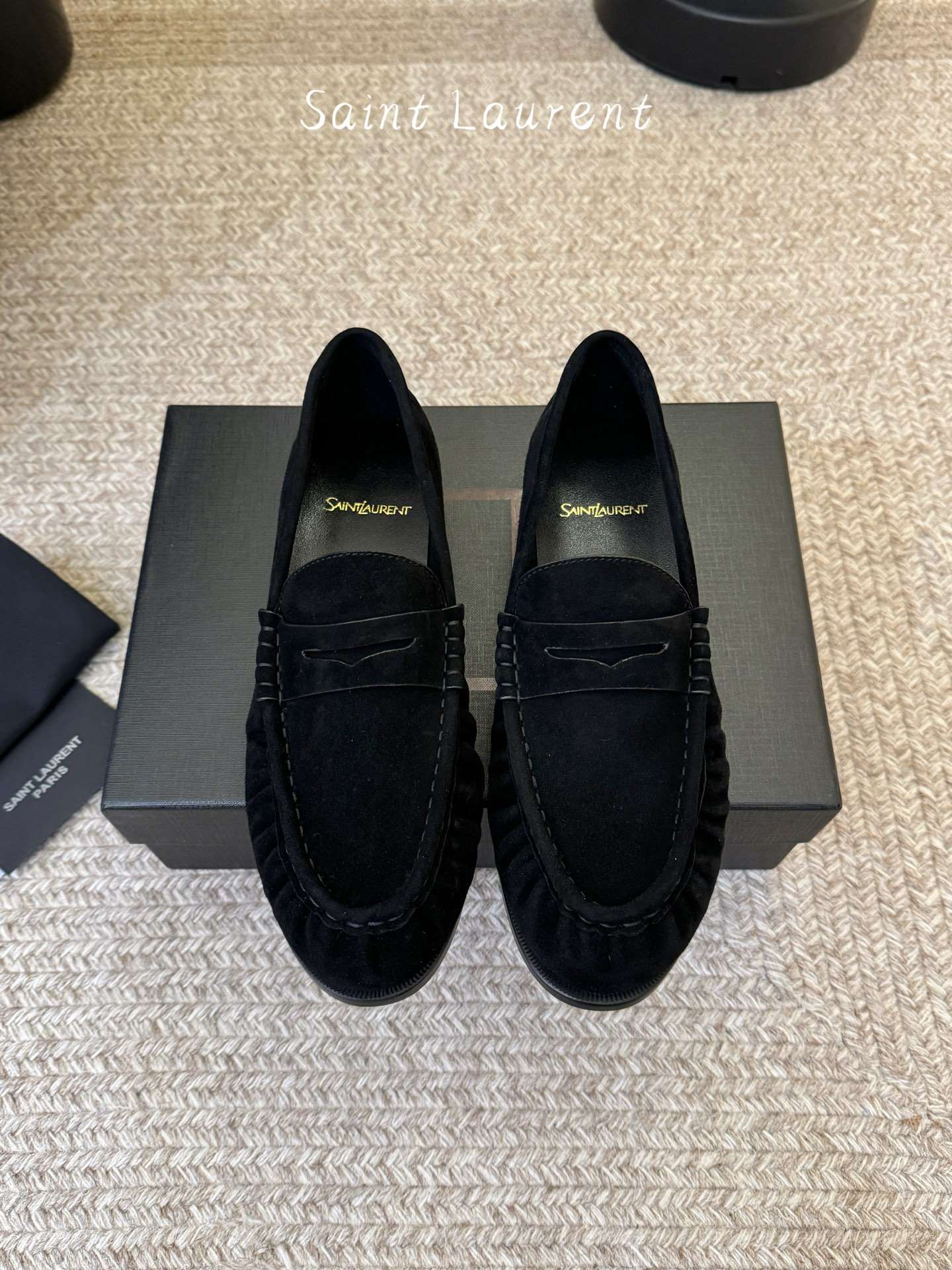 생로랑(SAINT LAURENT) 카프 레더 페니 로퍼 신발