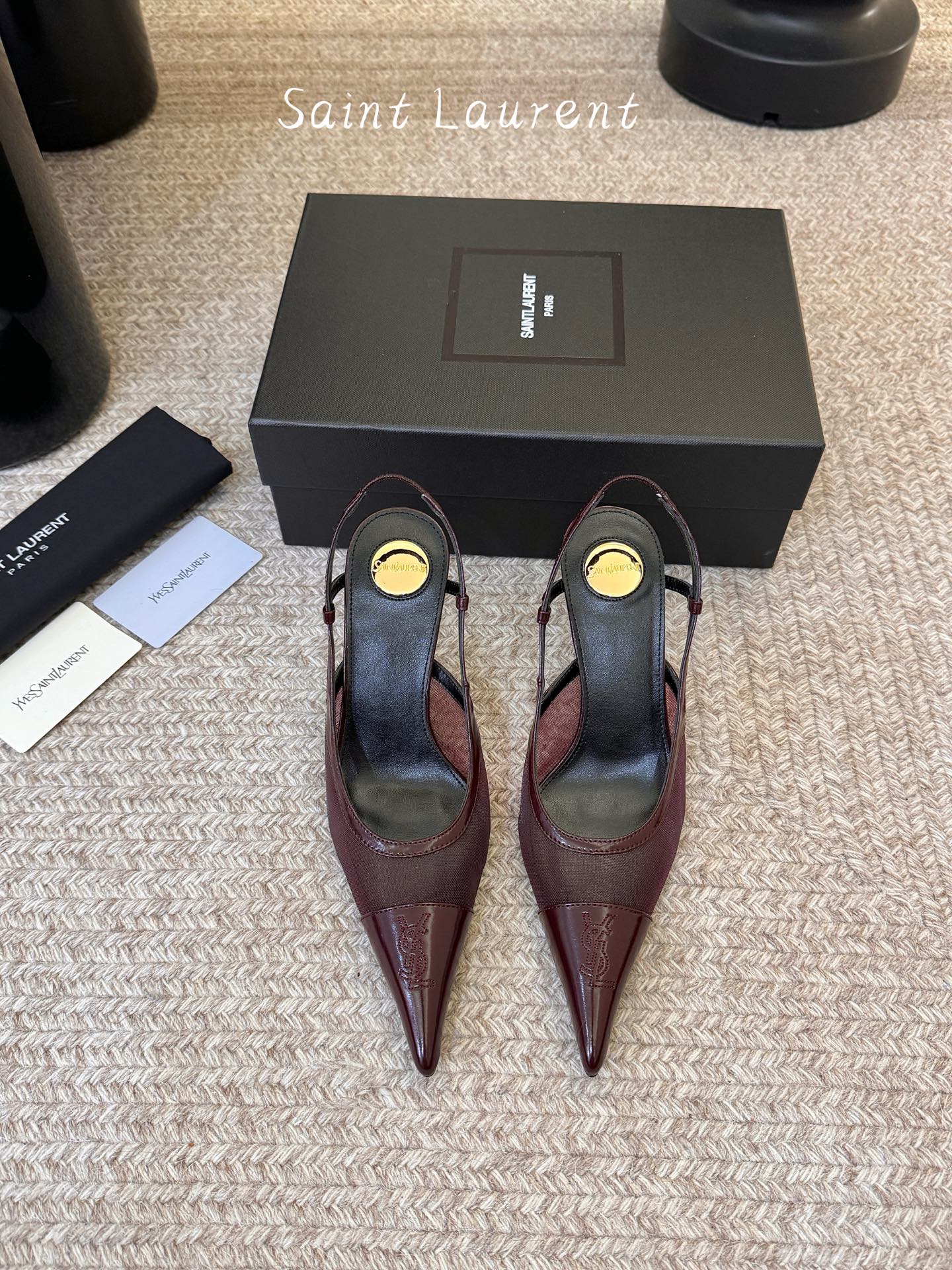생로랑(SAINT LAURENT) 메쉬 배색 포인티드토 슬링백 키튼힐 신발