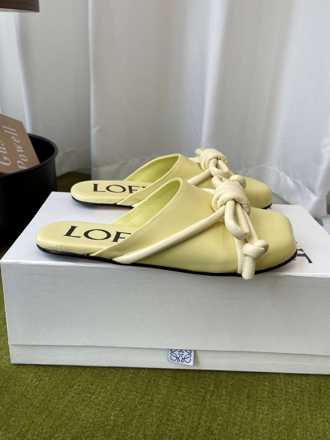 로에베(LOEWE) 매듭 스트랩 백리스 슬리퍼 신발