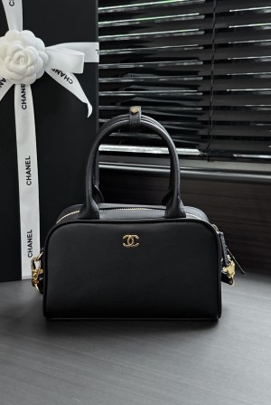 [Chanel] 샤넬 26B 볼링백 미니 가방 / AP5528