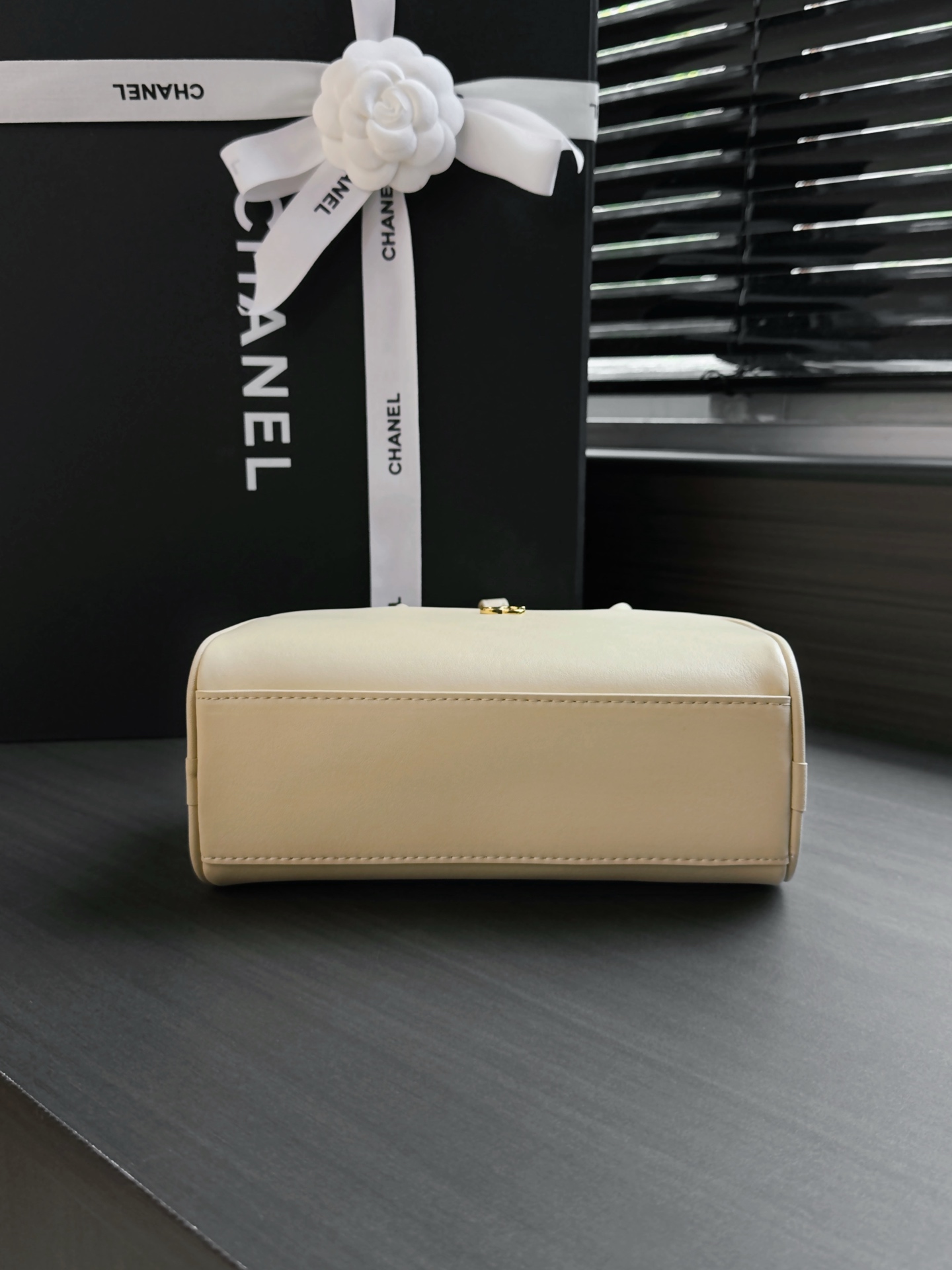 [Chanel] 샤넬 26B 볼링백 미니 가방 / AP5528