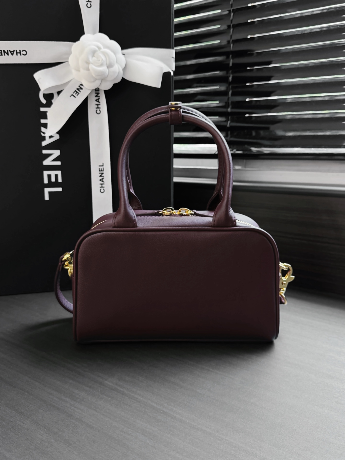 [Chanel] 샤넬 26B 볼링백 미니 가방 / AP5528