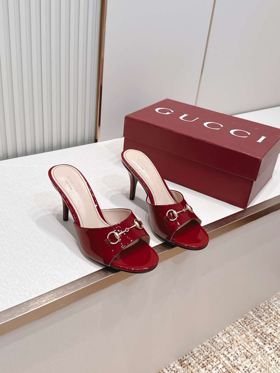 구찌(GUCCI) 홀스빗 모노그램 뮬 힐 신발