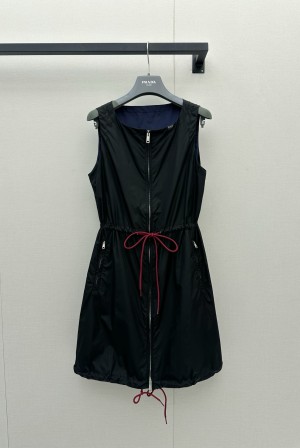 프라다(PRADA) 드로스트링 집업 슬리브리스 원피스