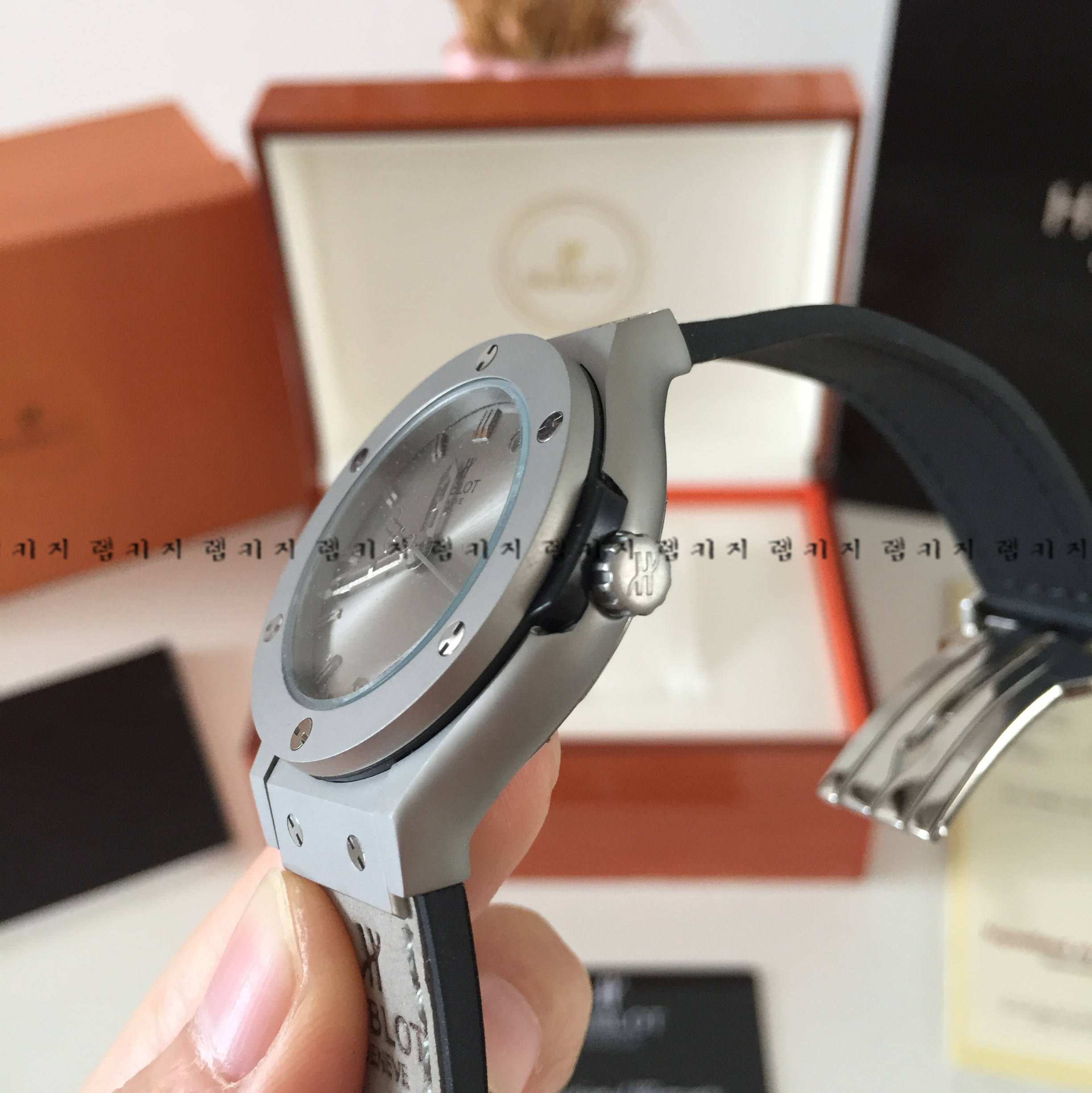 위블로 클래식 퓨전 우레탄 가죽시계