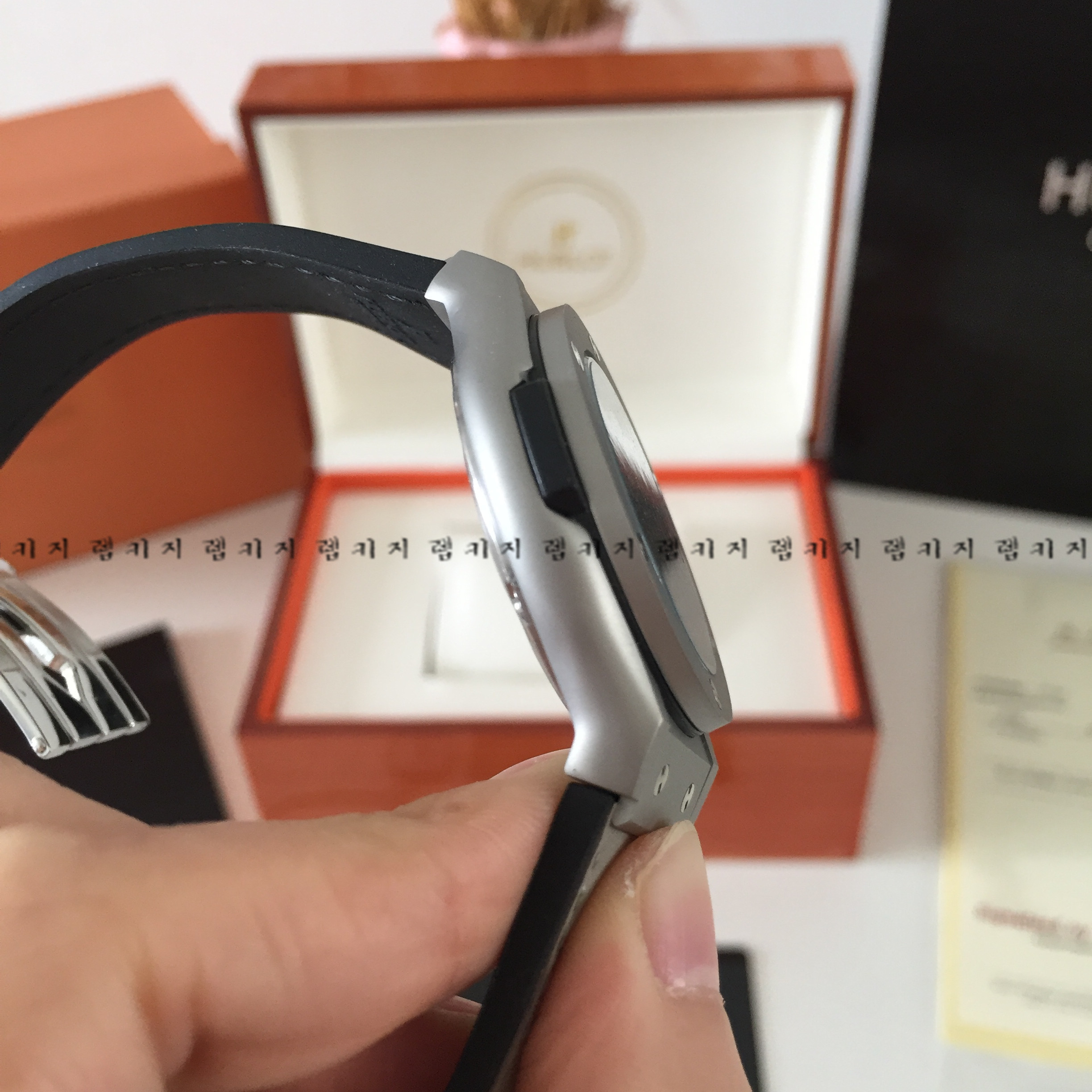 위블로 클래식 퓨전 우레탄 가죽시계