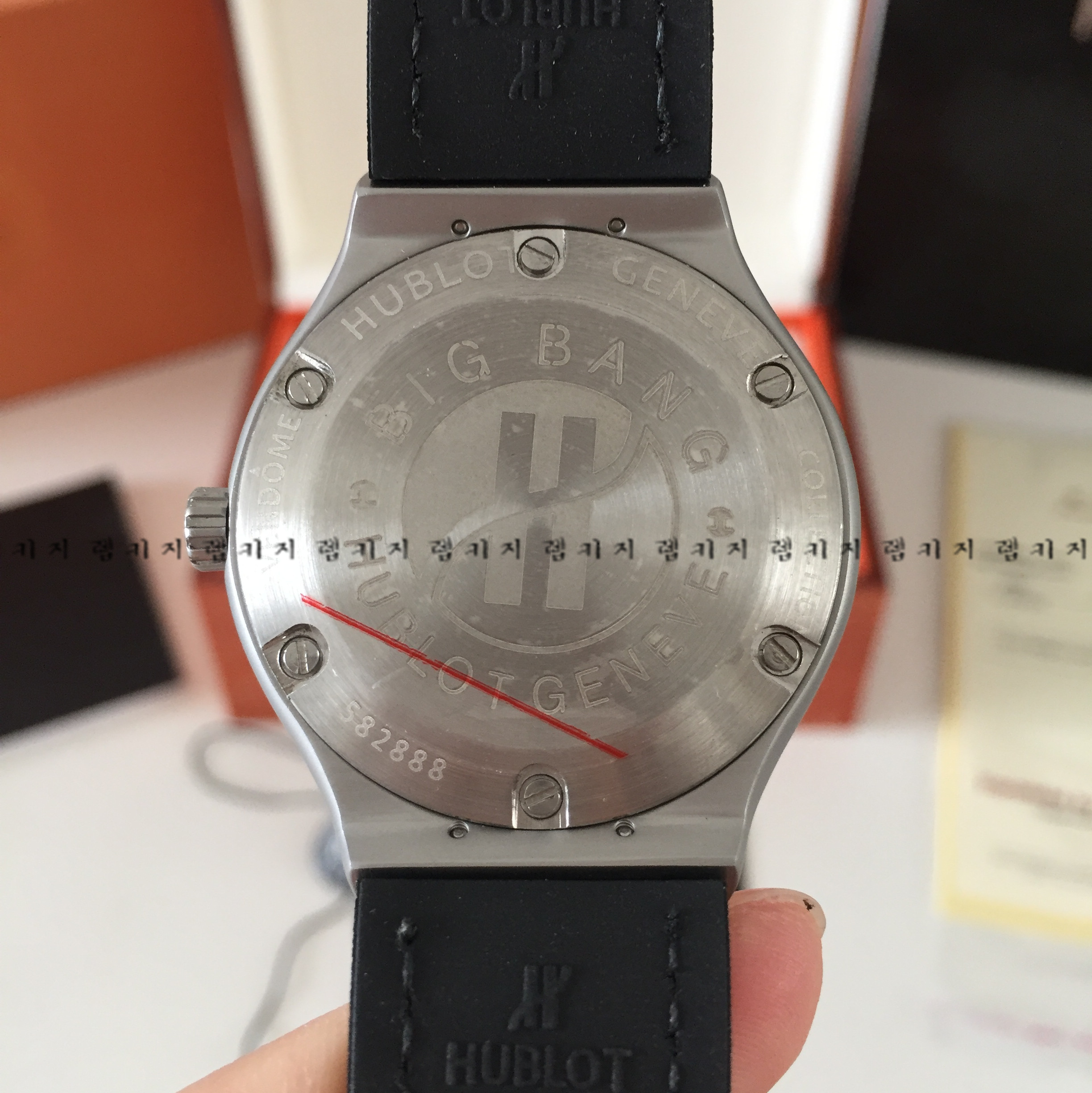 위블로 클래식 퓨전 우레탄 가죽시계