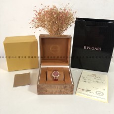 불가리 루체아 큐빅 레드다이얼 여성 가죽시계