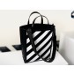 오프화이트 대각선 블랙 토트백