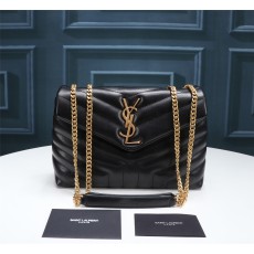 세인트롤랜드“Y”퀼티드 가죽 소재의 스몰 루루 체인 백