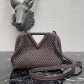 보테가 Triangle Bag