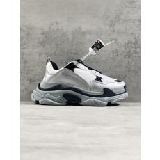 발렌시아가 남여공용용 트리플 S 스니커즈