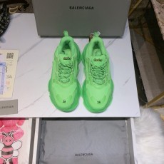 발렌시아가 남여공용용 트리플 S 클리어 솔 스니커즈