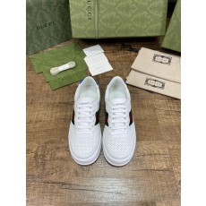 구찌 남여공용 웹(Web) 디테일 스니커즈