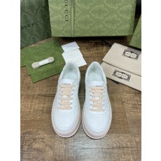 구찌 남여공용 GG 엠보스 스니커즈